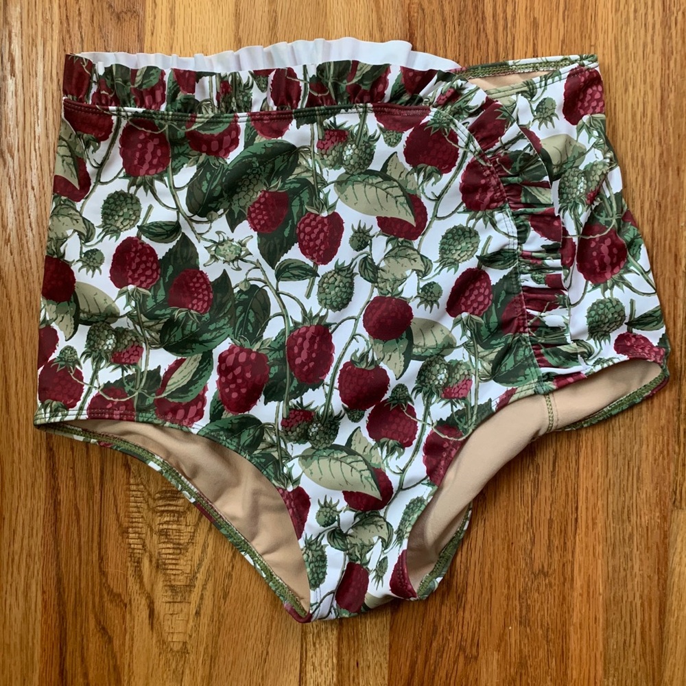 Small, raspberry cascade bottoms. NWOT.